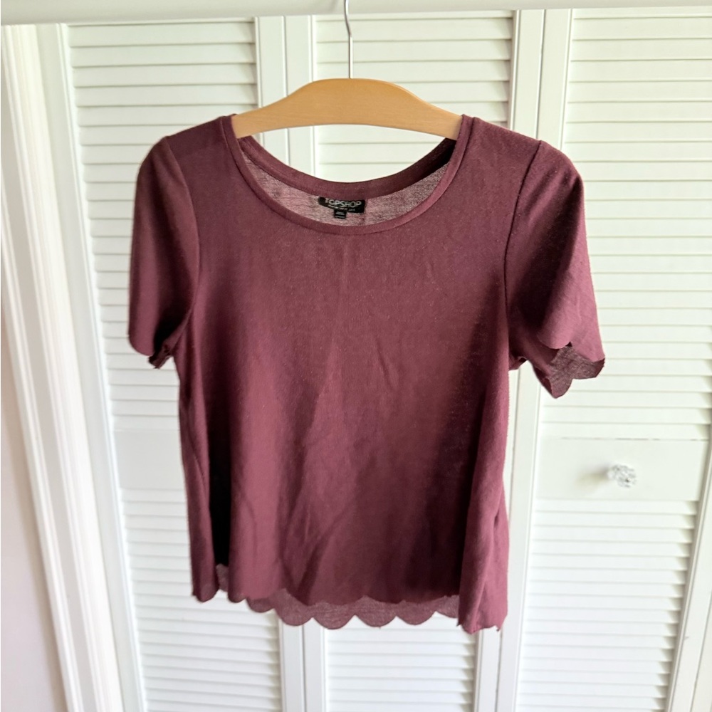 🍷 Topshop Scallop Hem Burgundy T-Shirt – Size US 4